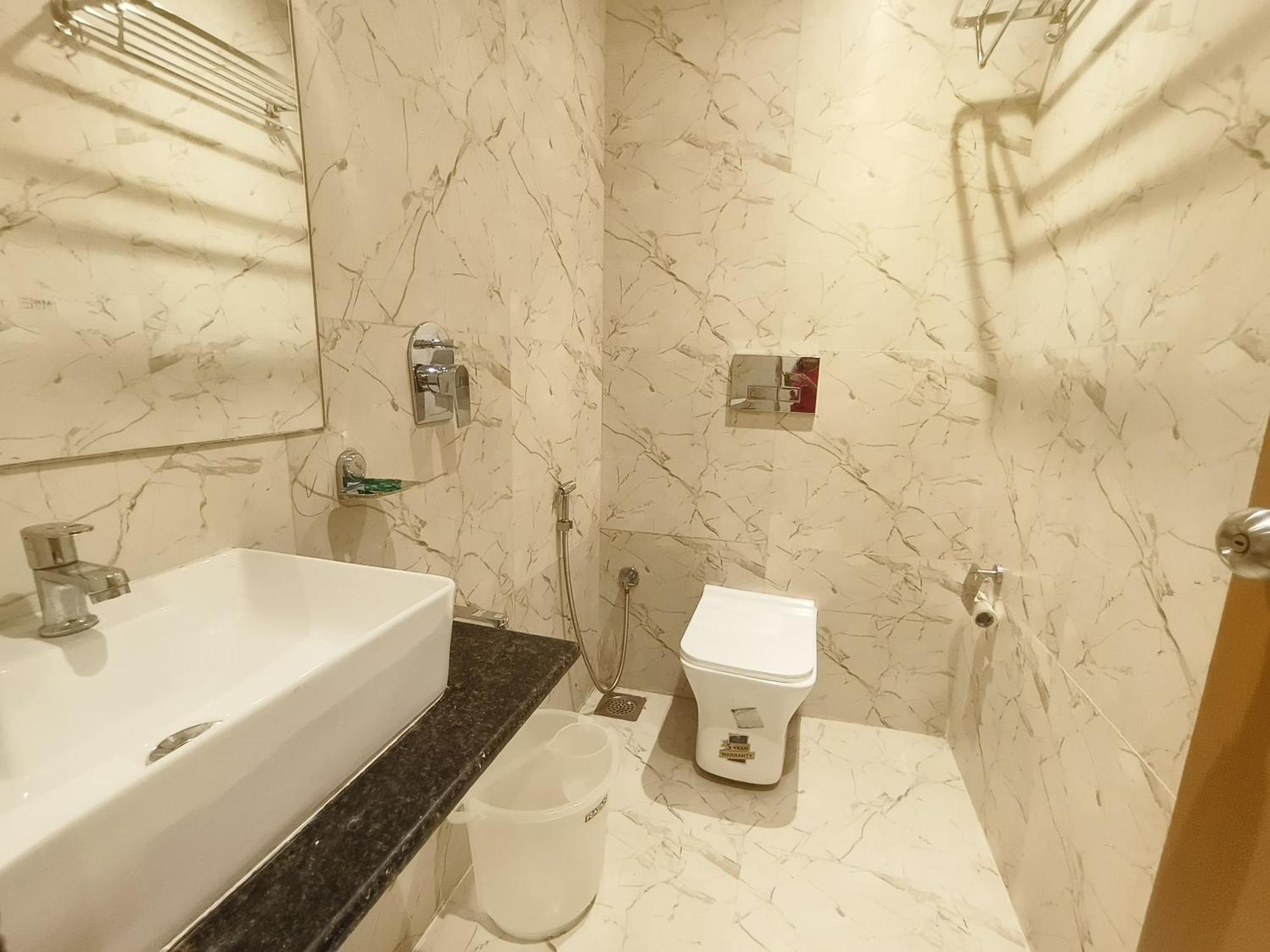 Hotel Riva International Goregaon- Near Nesco Mumbai Exterior photo