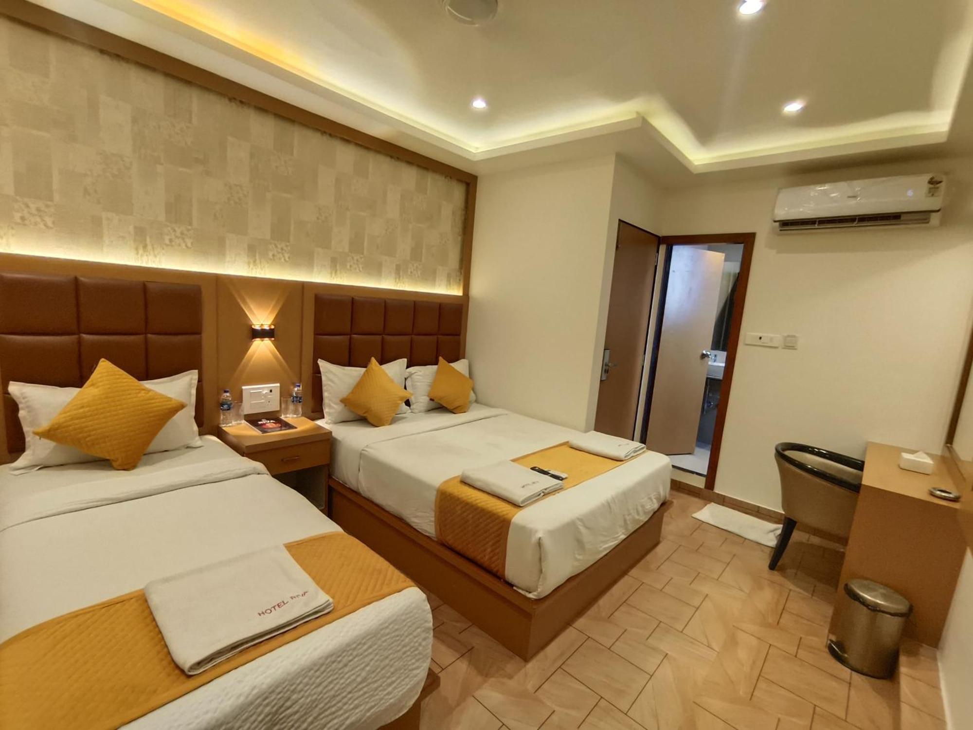 Hotel Riva International Goregaon- Near Nesco Mumbai Exterior photo